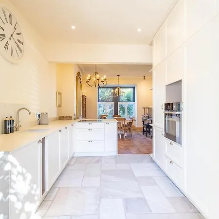Spacious Retreat Tatil Evi